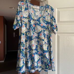 EUC LulaRoe Perfect Tee- Disney